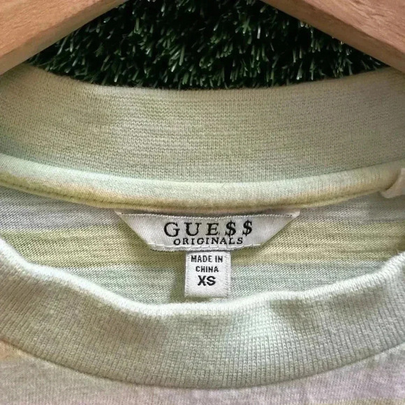 Guess Men's Cream T-Shirt - Picture 3 of 5